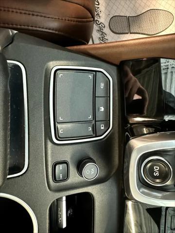 used 2022 Acura MDX car, priced at $31,995
