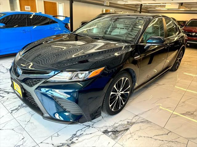 used 2018 Toyota Camry Hybrid car, priced at $17,998