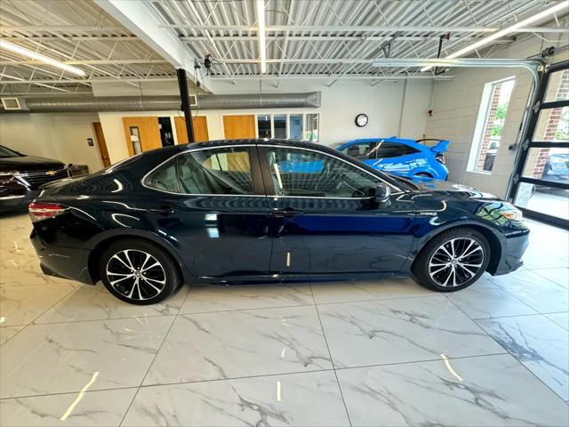 used 2018 Toyota Camry Hybrid car, priced at $17,998