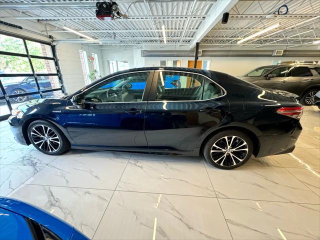 used 2018 Toyota Camry Hybrid car, priced at $17,998