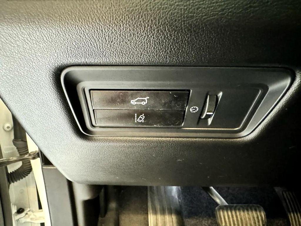 used 2015 Land Rover Range Rover car, priced at $23,998