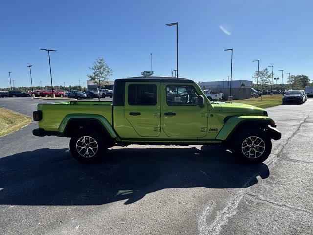 new 2025 Jeep Gladiator car, priced at $49,275