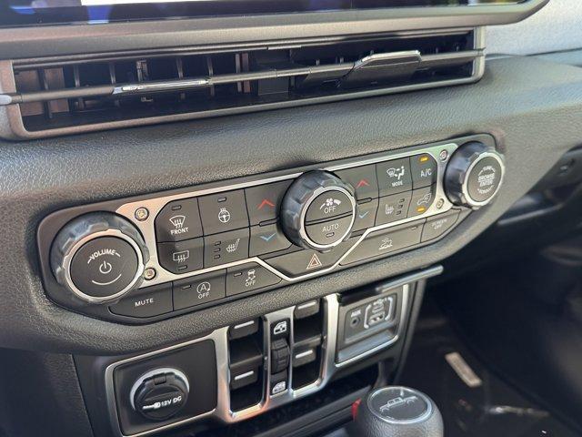 new 2025 Jeep Gladiator car, priced at $49,275