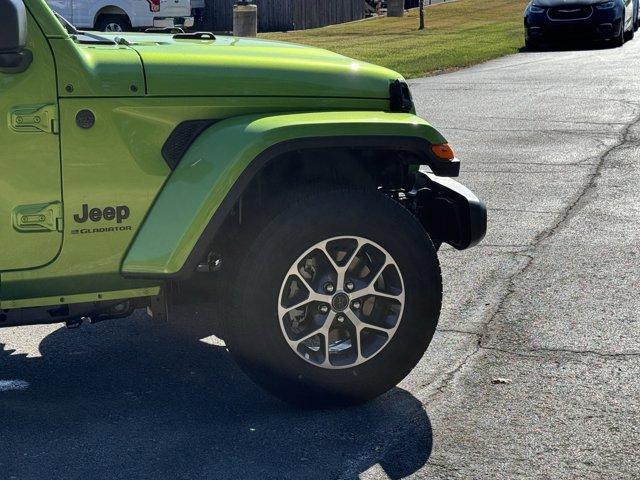 new 2025 Jeep Gladiator car, priced at $49,275