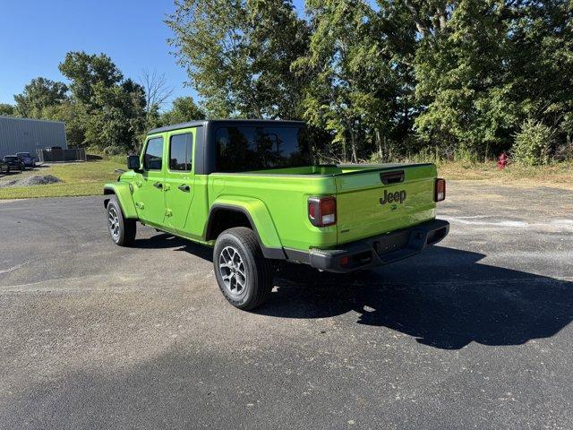 new 2025 Jeep Gladiator car, priced at $49,275