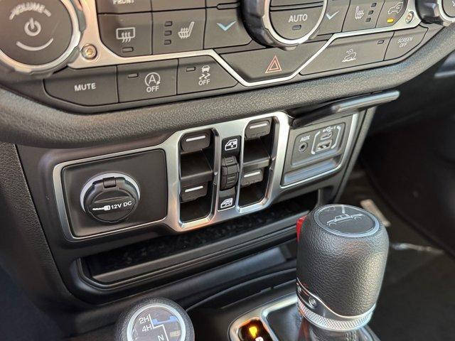 new 2025 Jeep Gladiator car, priced at $49,275