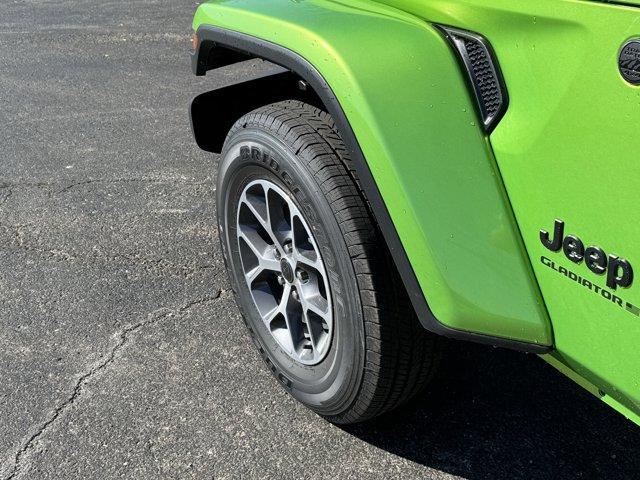 new 2025 Jeep Gladiator car, priced at $49,275