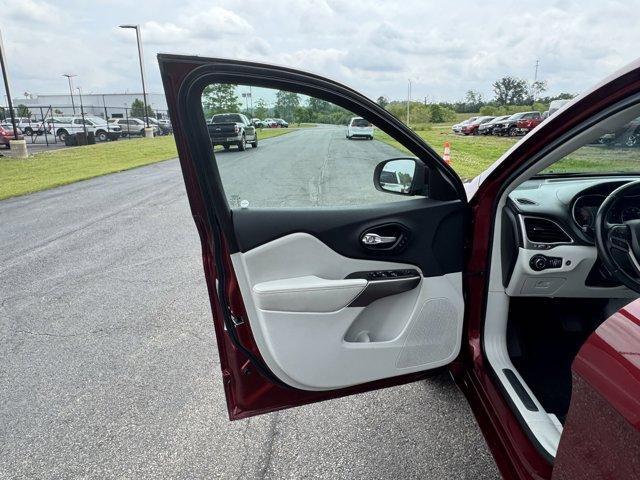 used 2019 Jeep Cherokee car, priced at $19,663