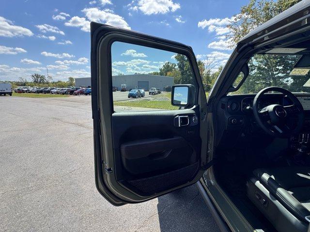 new 2025 Jeep Wrangler car, priced at $76,655