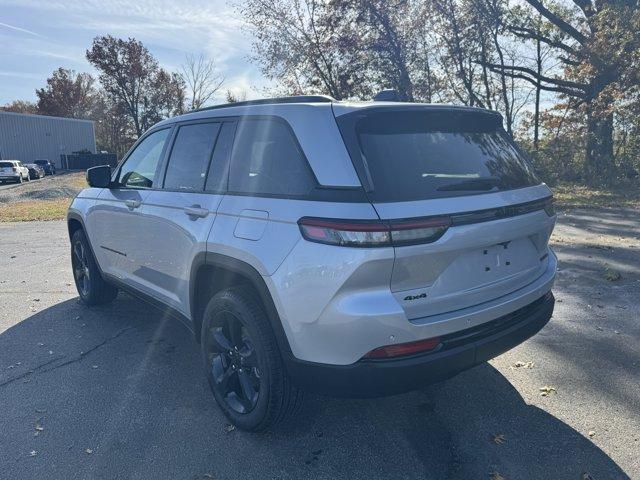 new 2025 Jeep Grand Cherokee car, priced at $58,430