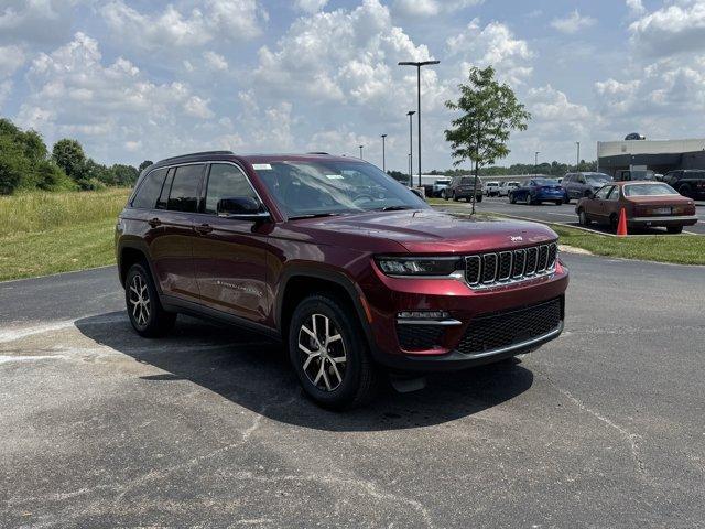 new 2025 Jeep Grand Cherokee car, priced at $52,935