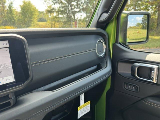new 2025 Jeep Gladiator car, priced at $53,935