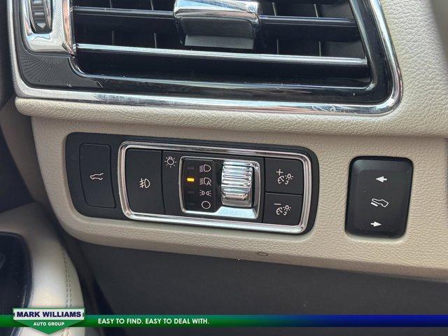 used 2022 Lincoln Navigator car, priced at $56,057