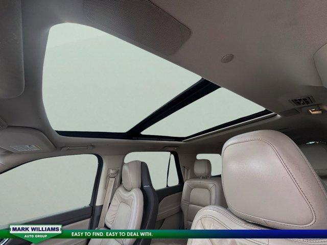 used 2022 Lincoln Navigator car, priced at $56,057