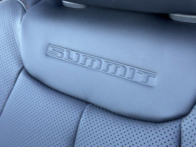 new 2025 Jeep Grand Cherokee car, priced at $67,965