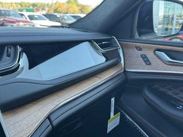 new 2025 Jeep Grand Cherokee car, priced at $67,965