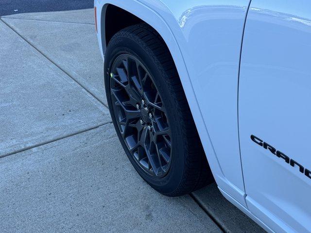 new 2025 Jeep Grand Cherokee car, priced at $67,965