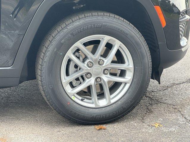 new 2025 Jeep Grand Cherokee car, priced at $44,170