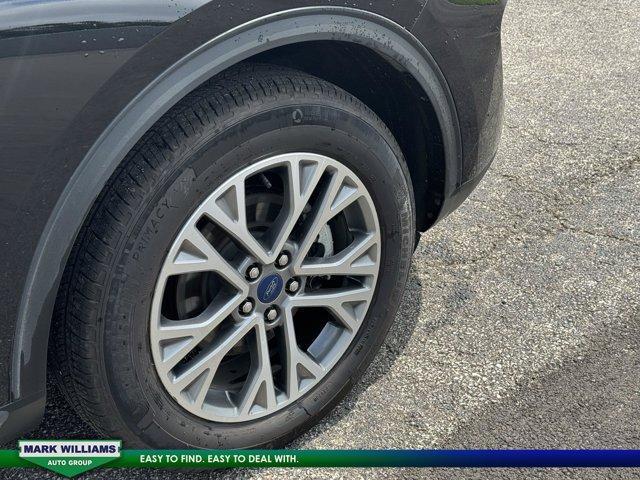 used 2022 Ford Escape car, priced at $25,429
