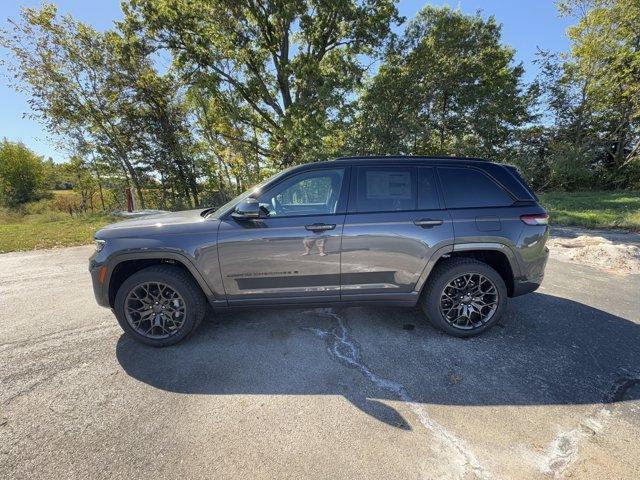 new 2025 Jeep Grand Cherokee car, priced at $68,560