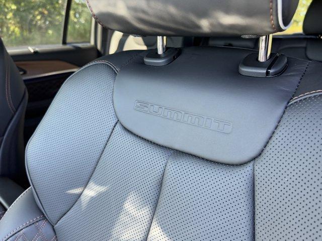 new 2025 Jeep Grand Cherokee car, priced at $68,560