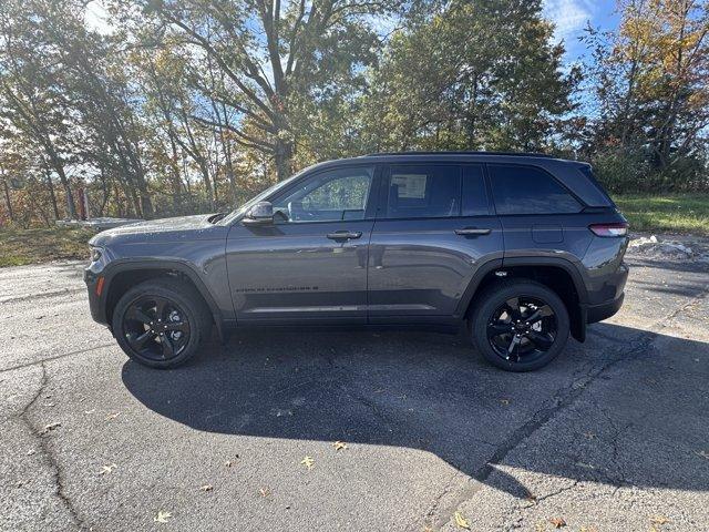 new 2025 Jeep Grand Cherokee car, priced at $48,800