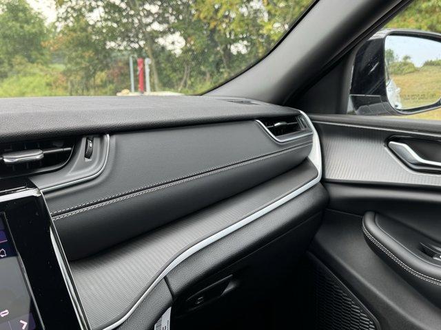 new 2025 Jeep Grand Cherokee car, priced at $46,560