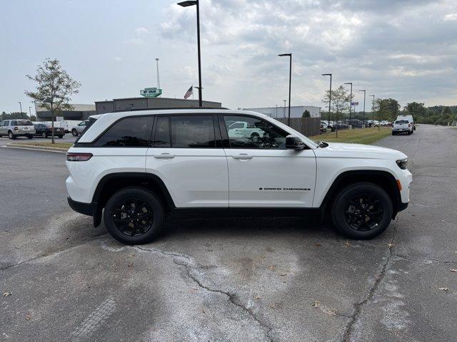 new 2025 Jeep Grand Cherokee car, priced at $46,560