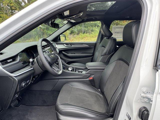 new 2025 Jeep Grand Cherokee car, priced at $46,560