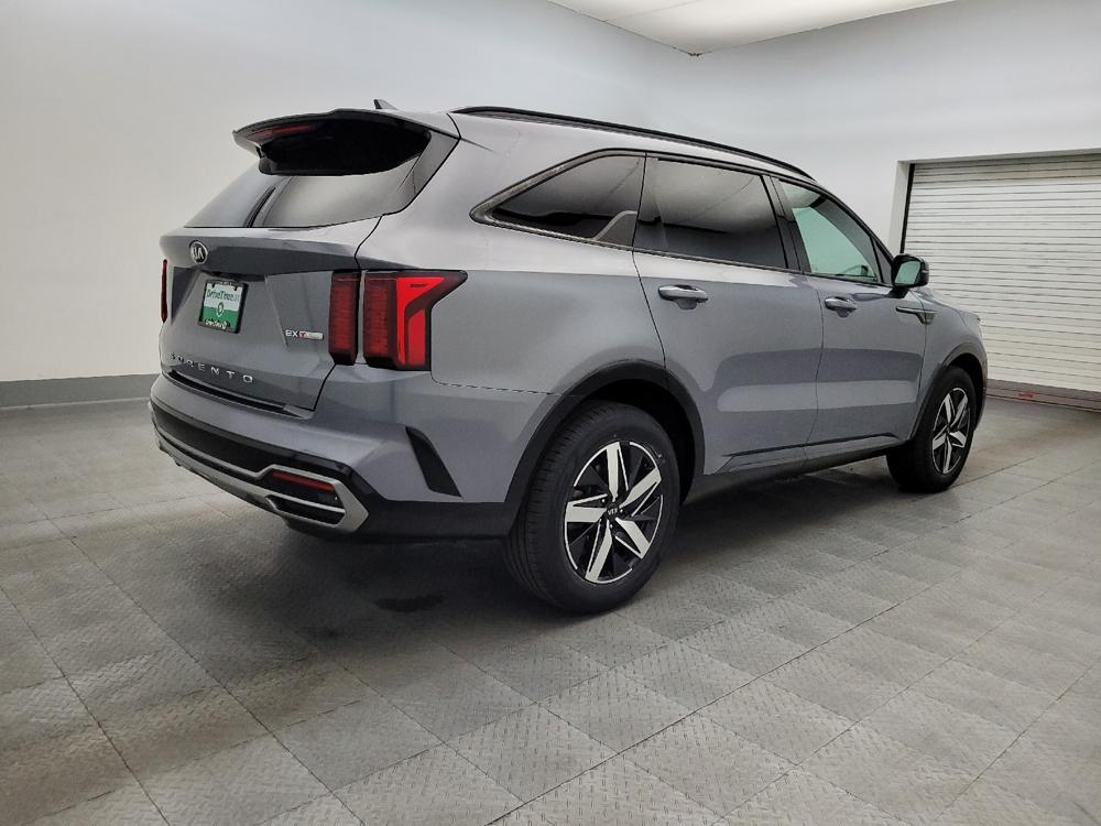 used 2021 Kia Sorento car, priced at $28,095