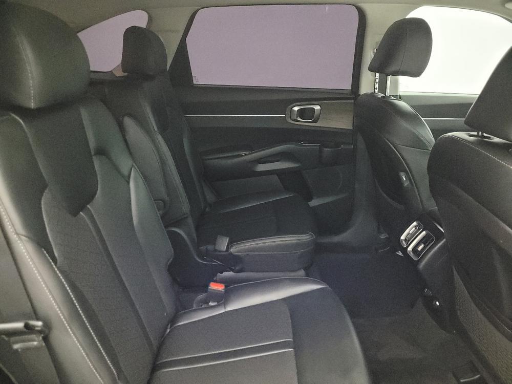 used 2021 Kia Sorento car, priced at $28,095