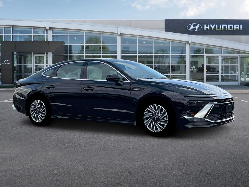 new 2025 Hyundai Sonata Hybrid car, priced at $36,866