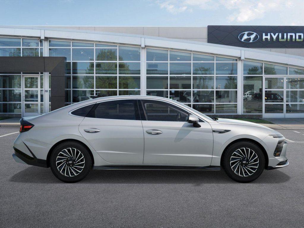 new 2025 Hyundai Sonata Hybrid car, priced at $37,822