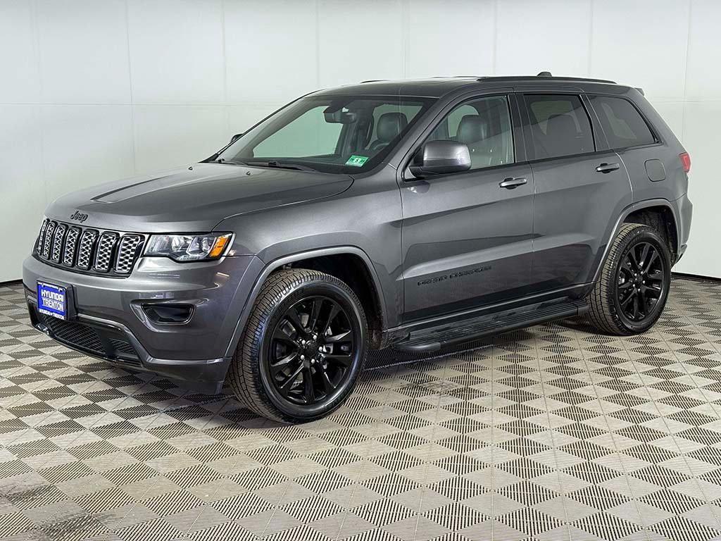 used 2018 Jeep Grand Cherokee car, priced at $18,390