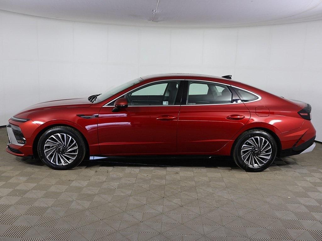 used 2024 Hyundai Sonata Hybrid car, priced at $22,470