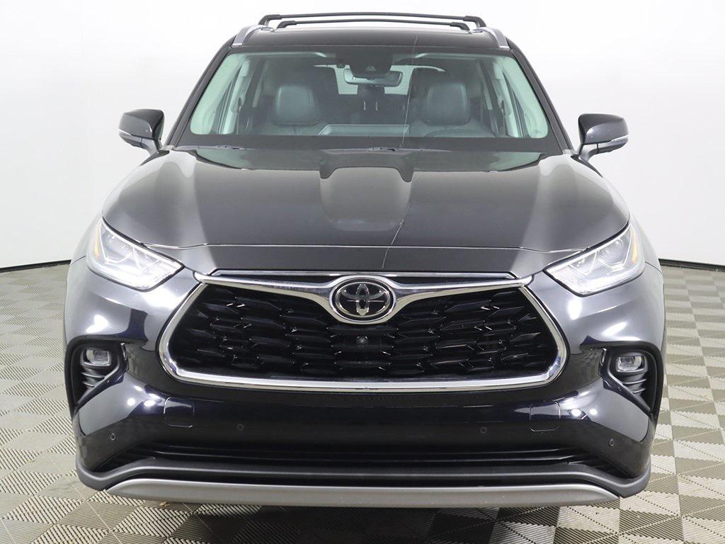 used 2022 Toyota Highlander car, priced at $41,397