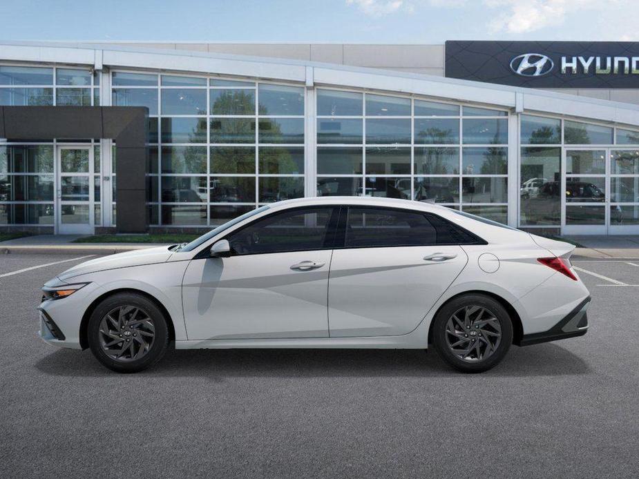 new 2025 Hyundai Elantra HEV car, priced at $26,116