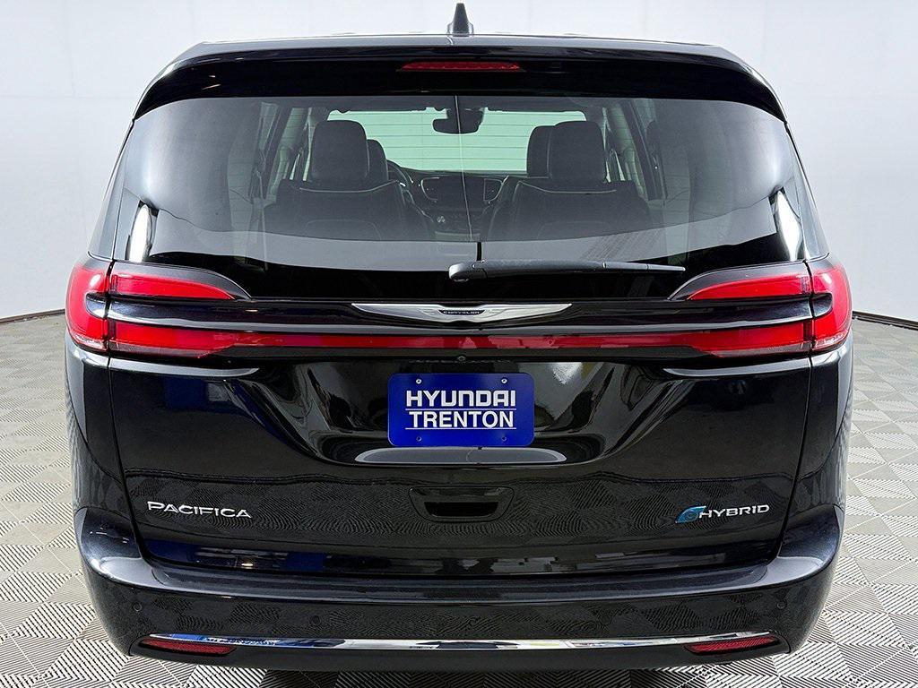 used 2022 Chrysler Pacifica Hybrid car, priced at $23,897