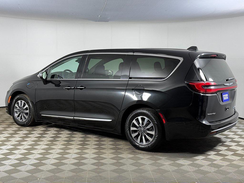 used 2022 Chrysler Pacifica Hybrid car, priced at $23,897