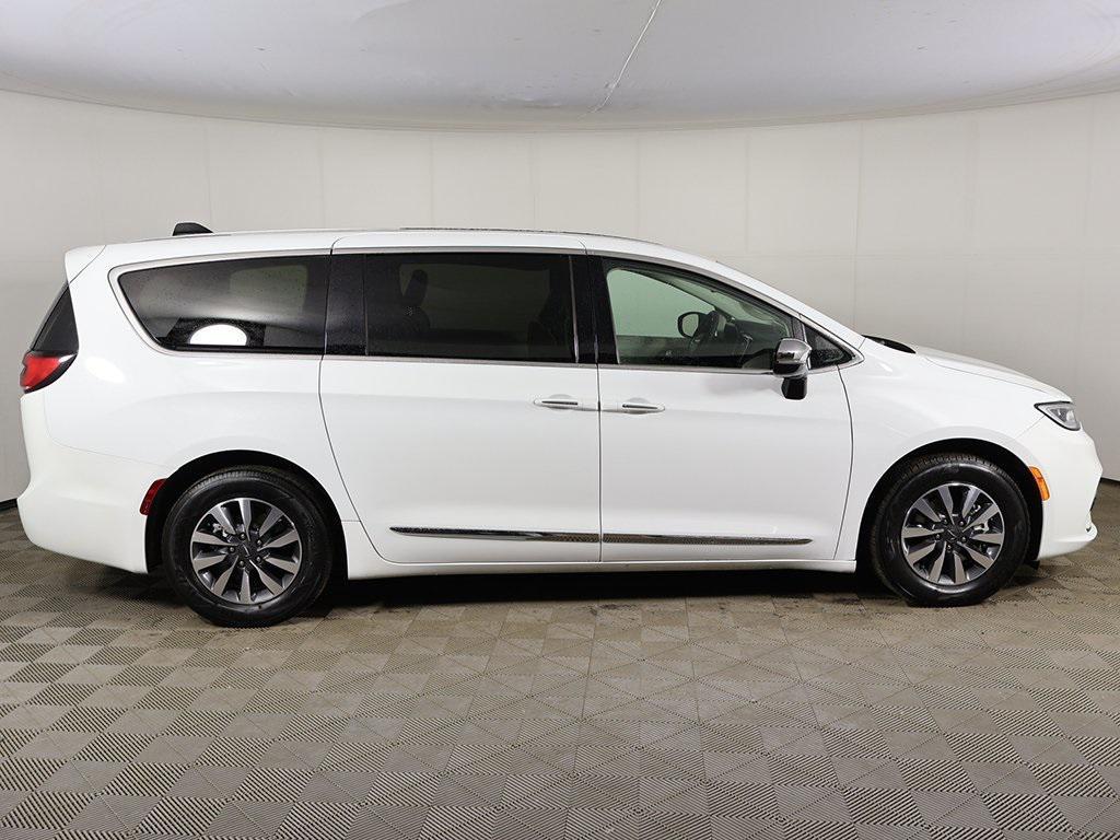 used 2023 Chrysler Pacifica Hybrid car, priced at $27,995