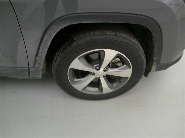 used 2022 Jeep Cherokee car, priced at $27,995