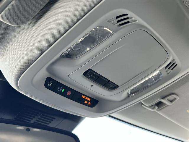 new 2025 Buick Envision car, priced at $38,390