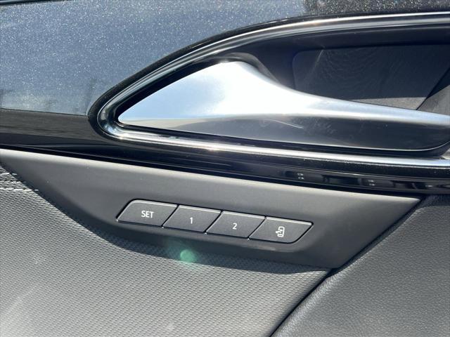 new 2025 Buick Envision car, priced at $38,390