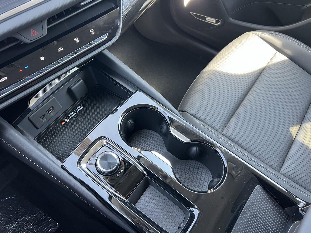 new 2025 Buick Envision car, priced at $38,390