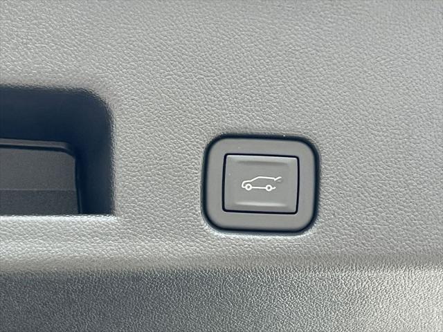 new 2025 Chevrolet Traverse car, priced at $42,494