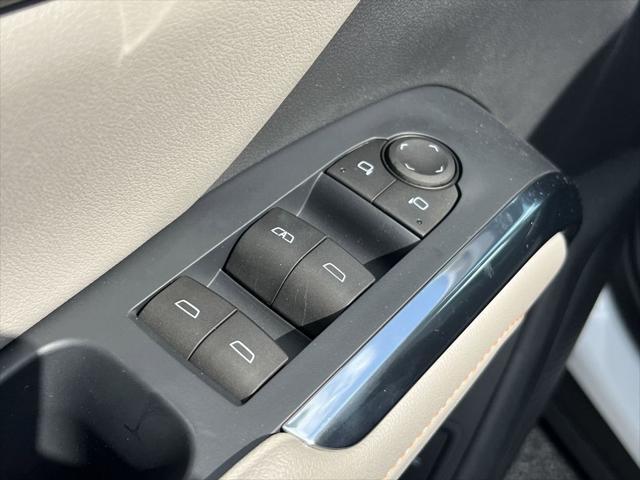 new 2025 Chevrolet Traverse car, priced at $42,494