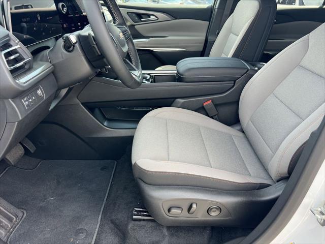new 2025 Chevrolet Traverse car, priced at $42,494