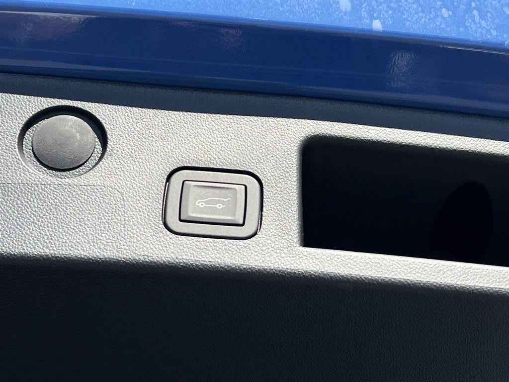 new 2026 Chevrolet Equinox car, priced at $37,215