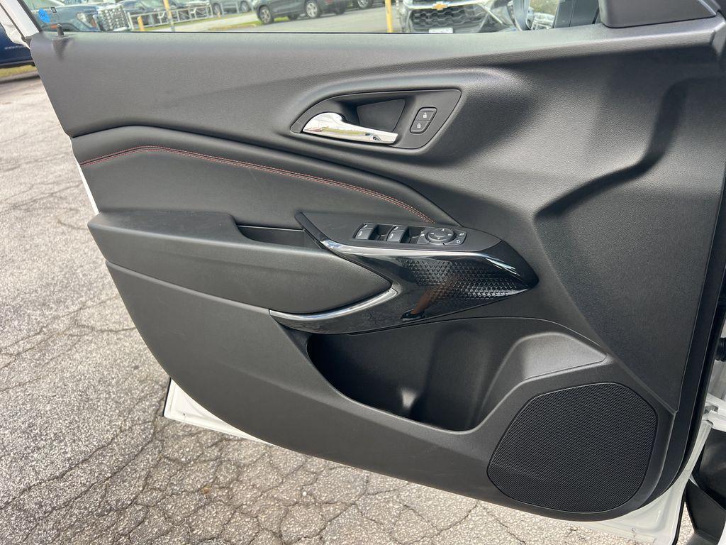 new 2025 Chevrolet Trax car, priced at $27,585