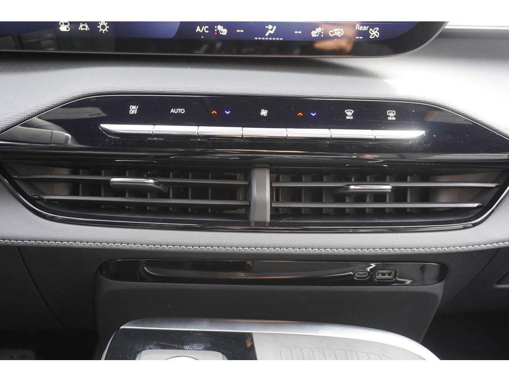 new 2025 Buick Enclave car, priced at $47,978